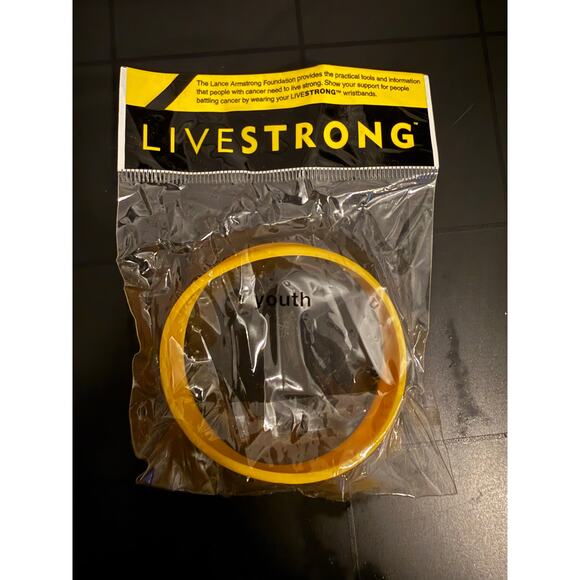 LIVESTRONG Youth Bracelet – Nike x Lance Armstrong Foundation (New) - Picture 1 of 2